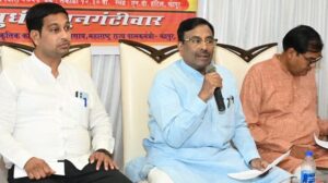 अयोध्येत रामलला मूर्ती प्रतिष्ठापनेच्या पार्श्वभूमीवर चंद्रपुरात नोंदविला जाणार आगळावेगळा विश्वविक्रम • हजारो पणत्यांची आरास करुन रामभक्त  बनविणार एक भव्य विक्रमी वाक्य ! • अभिनेता पुनित इस्सर यांचे रामायण महानाट्य तर महिला तबला वादक अनुराधा पाल यांचा  लाइव्ह इन कन्सर्ट ! • पालकमंत्री सुधीर मुनगंटीवार यांच्या मार्गदर्शनात जय्यत तयारी सुरू