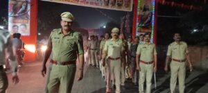 शांतता व सुव्यवस्था राखण्यासाठी घुग्घुस येथे पोलिसांचा रूट मार्च