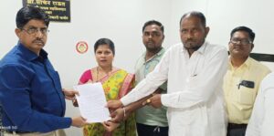 धोत्रेवाडी मध्ये ८१ थेंबभर पाणी नाही... ग्रामस्थांची चौकशीची मागणी आणि उपोषणाचा इशारा नेरळ,ता.
