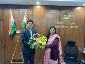 माजी मुख्य कार्यकारी अधिकारी अविश्यांत पंडा यांचा विभागीय आयुक्तांकडून सत्कार