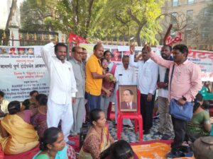 पीएचडी विद्यार्थ्यांचे आमरणउपोषण उपेंद्र शेंडे यांनी सोडविले