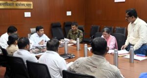 कॉपीबहाद्दरांना रोखण्यासाठी 8 भरारी पथकांची स्थापना 🔴 जिल्हाधिकार्‍यांनी घेतला दक्षता समितीचा आढावा