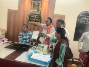 उमरेड ट्रामा केअर सेंटर ताबडतोब सुरू करण्याबाबत अन्यथा शिवसेना तर्फे आंदोलन करण्यात येईल.