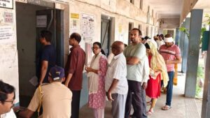 📍लोकसभा निवडणूक 2024 चंद्रपुरातील त्या मतदान केंद्रावरील राड्याचीच सर्वत्र चर्चा🗳️