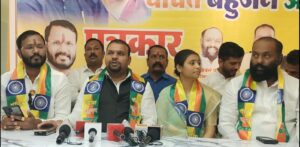 वंचित बहुजन आघाडी तर्फे नाशिक लोकसभेसाठी करण गायकर तर दिंडोरी लोकसभेसाठी मालती शंकर थविल यांना उमेदवारी जाहीर