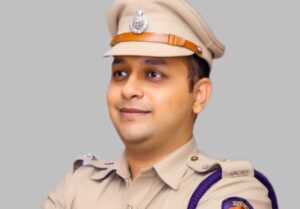 पोलीस निरीक्षक राजेश पुराणिक मुंबई शहर यांनी गोंदिया पोलीस विभागाचे मानले आभार