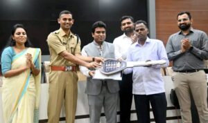 सर्वांच्या सहकार्यामुळेच चंद्रपूरची ‘स्वीप’ मोहीम प्रभावी - जिल्हाधिकारी विनय गौडा मतदार जनजागृतीअंतर्गत विविध स्पर्धेतील विजेत्यांना पारितोषिक वितरण