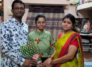 बारावी परीक्षेत एकता जूमडेचे सुयश • विविध स्तरातून सत्कार व अभिनंदन