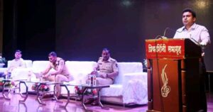 व्यवसाय करतांना नियमांचे काटेकोरपणे पालन करा : जिल्हाधिकारी विनय गौडा अनुज्ञप्ती परवानाधारकांसोबत जिल्हा प्रशासनाचा संवाद