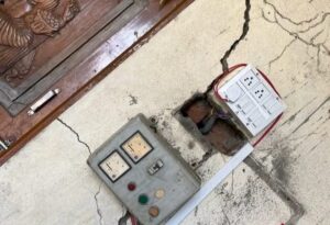 वेकोलीच्या शक्तिशाली ब्लाँस्टींगमुळे अनेक घरांना तडे ; नुकसानग्रस्त गावकर्‍यांना मदत व प्रभावी उपाययोजना करण्याच्या आ. सुभाष धोटेंच्या वेकोली प्रशासनाला सुचना.