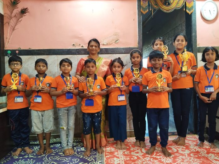 एव्हरेस्ट अबॅकस च्या माध्यमातून गणितामध्ये उज्वलं एव्हरेस्ट गाठीत माणगांव शाखेचे नाव उंचावलं .....