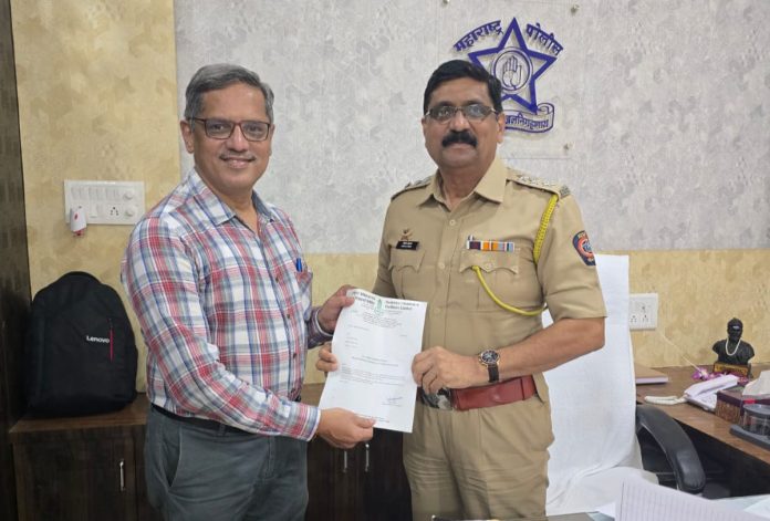 आरसीएफतर्फे अलिबाग पोलिस कार्यालयाला संगणक भेट