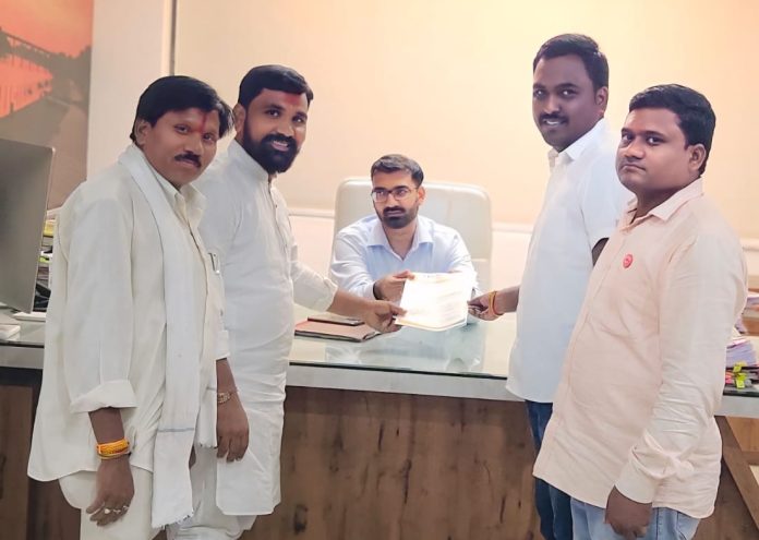 नांदेड जिल्ह्यातील एपीएल शेतकरी शिधापत्रिकाधारक शेतकऱ्यांना अन्नधान्यचे थेट रोख रक्कम लाभधारकाच्या अकाउंट मध्ये तात्काळ जमा