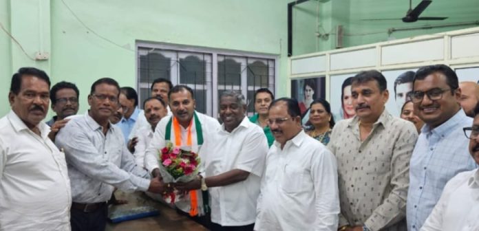 अलिबाग काँग्रेसचा महाविकास आघाडीच्या उमेदवार चित्रलेखा पाटील यांना पाठिंबा.