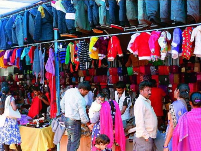 बाजारात उबदार कपड्यांची आकर्षक रंगसंगती
