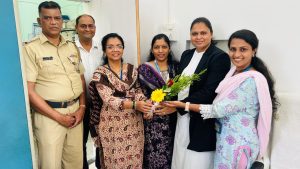 जिल्हा न्यायालय अलिबाग येथे वकील दिन साजरा
