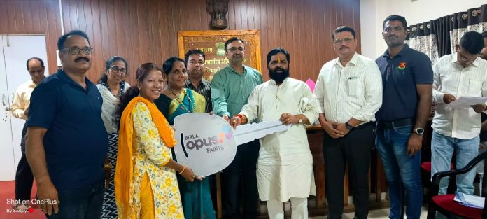 बिर्ला कंपनीच्या सीईआर निधीतून आ. भरतशेठ गोगावले यांच्या हस्ते ८ ग्रामपंचायतींना घंटा गाडीचे वाटप....