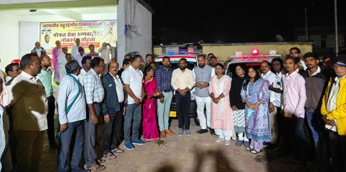आमदार किशोर जोरगेवार यांच्या हस्ते रुग्णवाहिकांचे लोकार्पण