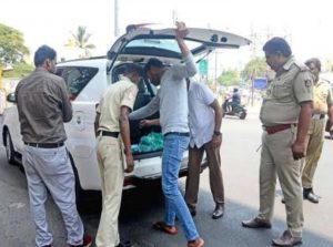 रायगड जिल्ह्यात बेकायदा दारू विक्रेत्यांवर 'वॉच'