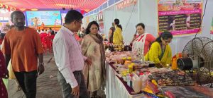 जिल्हास्तरीय मिनी सरस व विक्री प्रदर्शन दोन दिवसात 25 लाख 61 हजार रुपयांची विक्री