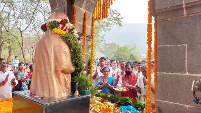 पाचाड येथे राजमाता जिजाऊ माँसाहेबांचा ४२६ वा जन्मोत्सव सोहळा उत्साहात साजरा.