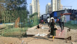 सहा महिने होऊन सुद्धा, रस्त्याचे काम काय होईना, कधी राहदारी साठी होईल खुला नागरिकांना पडलाय प्रश्न.