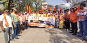 एसटी भाडेवाढ रद्द करा, नाहीतर खुर्च्या खाली करा... शिवसेना तर्फे चक्का जाम आंदोलन