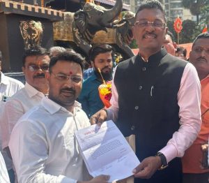 अलिबाग आगाराला नविन गाड्या मिळाव्यात परिवहन मंत्र्यांकडे रायगड एस टी प्रेमी संघटनेची मागणी