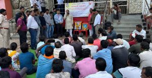 आ. किशोर जोरगेवार यांच्या मध्यस्थीने सफाई कामगारांचे कामबंद आंदोलन मागे

कामगारांच्या मागण्या मान्य, कामगारांना मिळणार दिवाळी बोनस