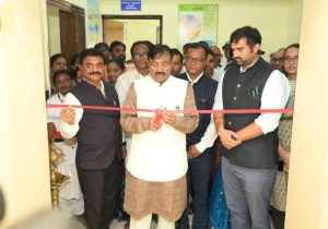 उमरी पोतदारचे आरोग्य मंदिर म्हणजे लोकसहभाग, सेवाभाव आणि आधुनिक सुविधांचा संगम

• आमदार सुधीर मुनगंटीवार यांचे प्रतिपादन
• उमरी पोतदार येथील प्राथमिक आरोग्य केंद्राच्या नवीन इमारतीचे लोकार्पण