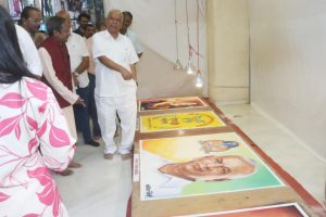 व्हि के ७५ सामाजिक मंडळ व
रंगदीप क्रिएशन यांच्या संयुक्त विद्यमाने दिवाळी निमित्त भव्य रांगोळी प्रदर्शन

रांगोळी प्रदर्शनाचे विषेश आकर्षण छत्रपती शिवाजी महाराज,वासुदेव बळवंत फडके,रतन टाटा, लोकनेते रामशेठ ठाकूर, दशावतार,देव आनंद